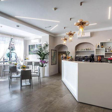 ורבאניה Albergo Pesce D'Oro מראה חיצוני תמונה