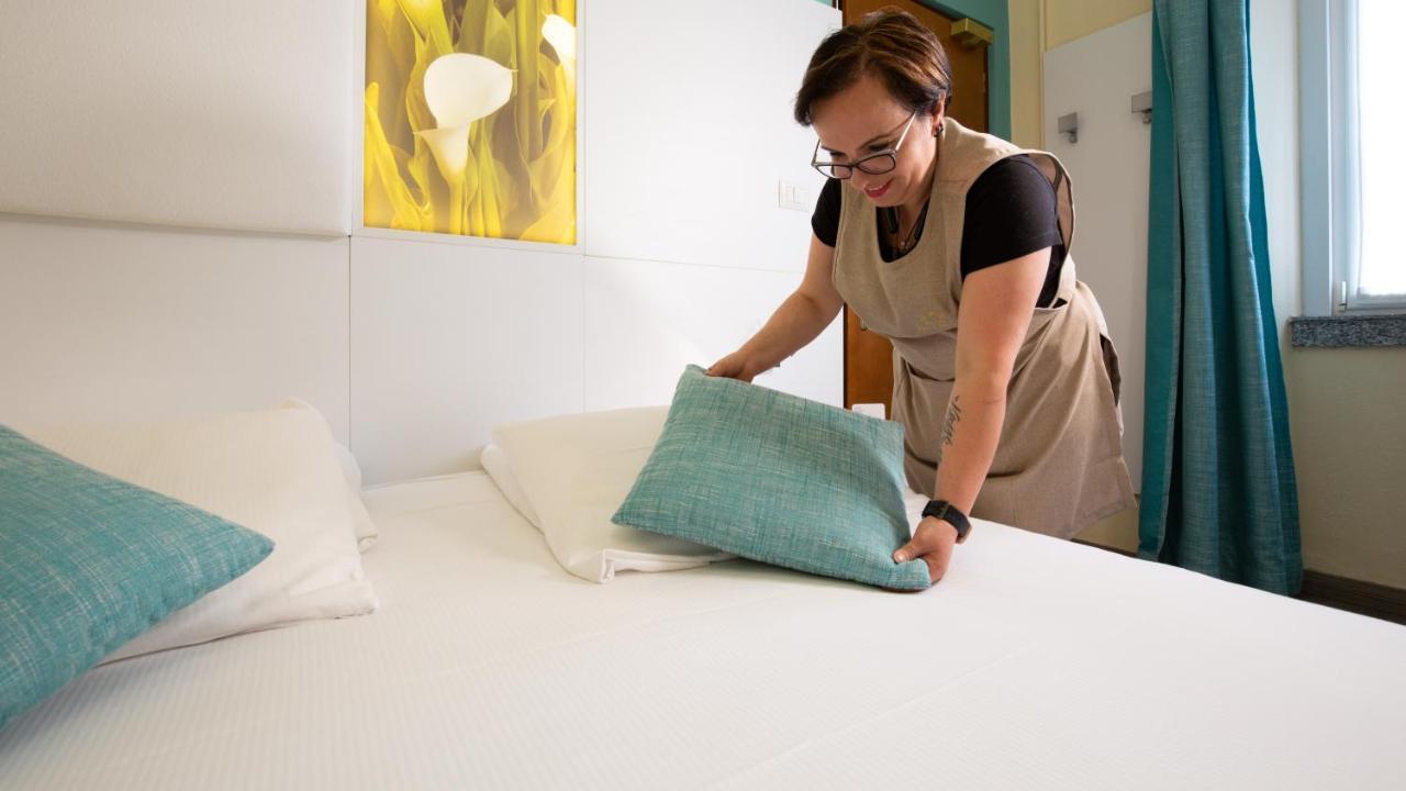 ורבאניה Albergo Pesce D'Oro מראה חיצוני תמונה
