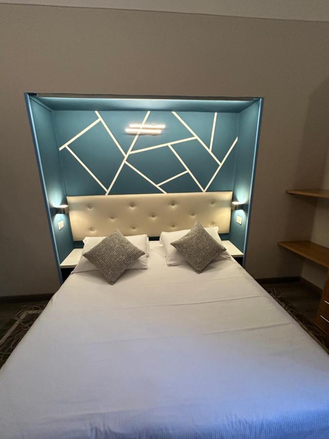 ורבאניה Albergo Pesce D'Oro מראה חיצוני תמונה